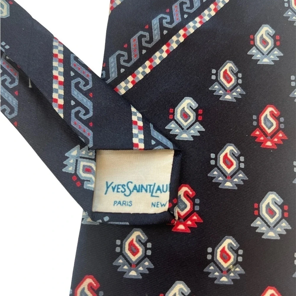 Vintage Yves Saint Laurent blue pattern 100% silk men’s necktie